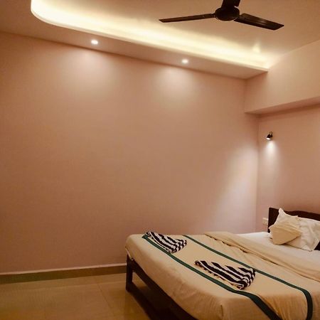 Royalstar Resort Vagator Luaran gambar