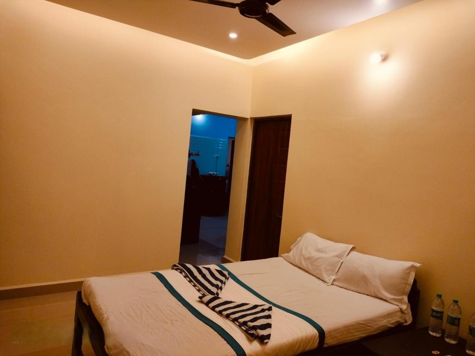 Royalstar Resort Vagator Luaran gambar