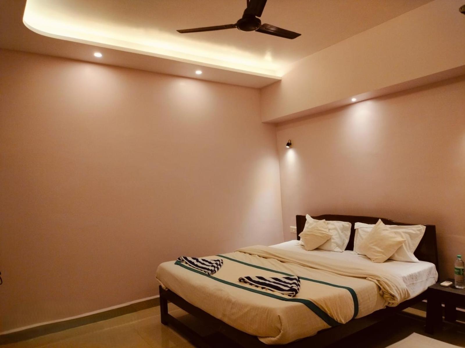 Royalstar Resort Vagator Luaran gambar